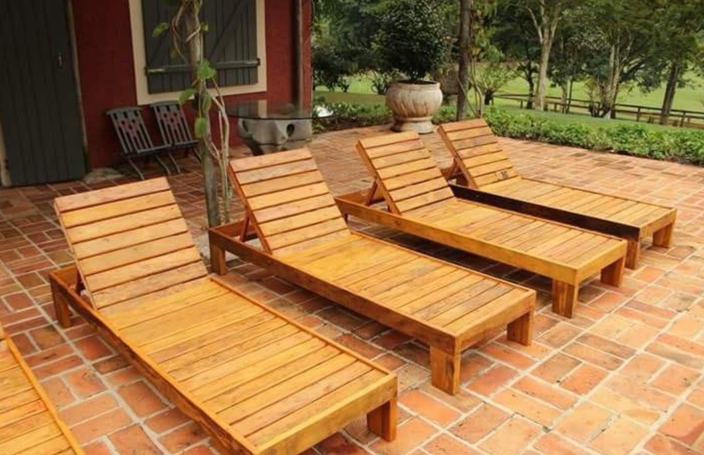 sillas en madera bogota